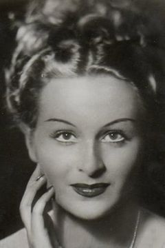 Elena Altieri interpreta Nancy