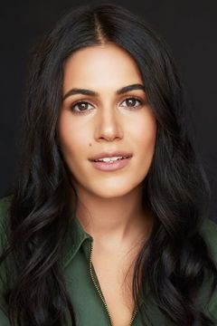 Hedy Nasser interpreta Priya