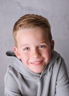 Rafe Harwood interpreta Young William Frankenstein