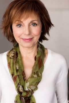 Nancy Linari interpreta Reporter