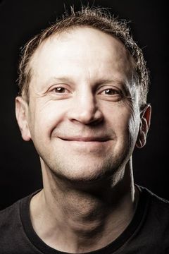 Timofey Tribuntsev interpreta Dad
