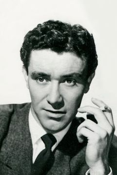 William Sylvester interpreta Dr. Heywood Floyd