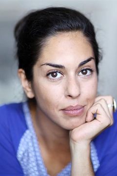 Hamideh Doustdar interpreta Roxane