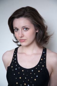 Vivien Cardone interpreta Delia Brown