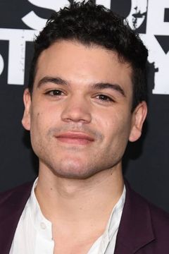 Josh Andrés Rivera interpreta Chino