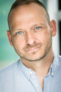 David Stoller interpreta Sailor 1