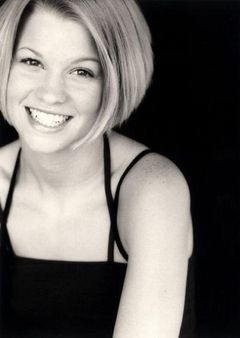 Amy Tipton interpreta Woman Crying