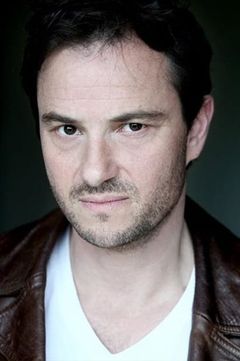 Xavier Beja interpreta André Tezac