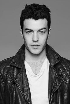 Rhys Ward interpreta Wes Maneri