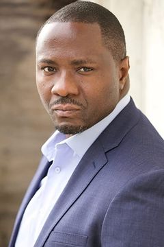 Tarnue Massaquoi interpreta Claude