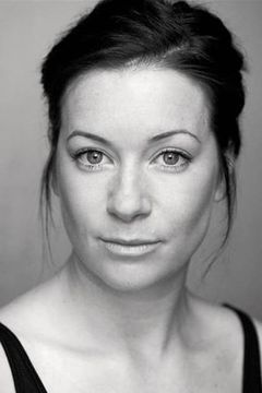 Katie Lyons interpreta Angus' Boat Girl