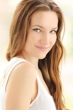 Sari Mercer interpreta Sara