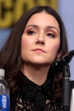 Shannon Woodward interpreta Jill