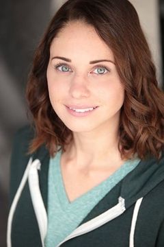 Ashleigh Biller interpreta Patient (uncredited)