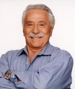 Joe Weider interpreta Self