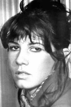 Angelica Ippolito interpreta La signora Giuditta Guarini, critico letterario