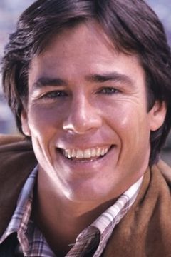 Richard Hatch interpreta Tom Zarek