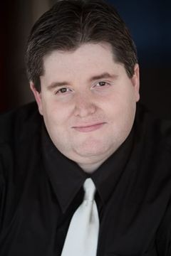 Roman Lebeau interpreta Business Man