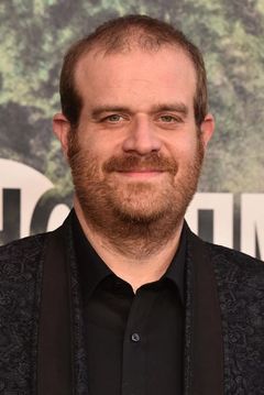 Eric Edelstein interpreta Grizzly (voice)
