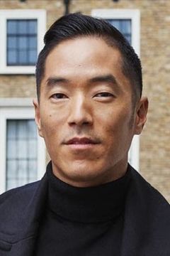 Leonardo Nam interpreta Brian McBrian