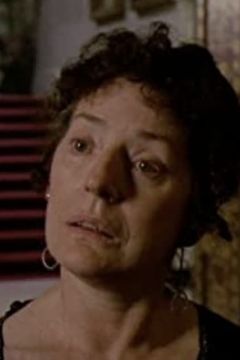 Catherine Willmer interpreta Dr. Grogan's Housekeeper