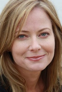 Lexie Huber interpreta Jim's Wife (uncredited)