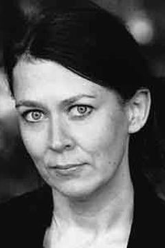 Pauline Turner interpreta June Begbie