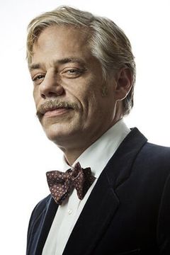 John Ennis interpreta Rent a Cop #1