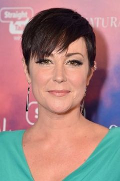 Kim Rhodes interpreta Christine