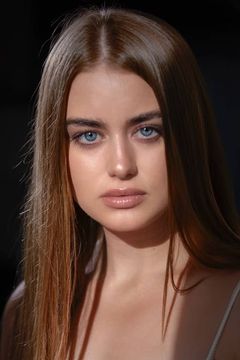 Alli Hart interpreta Ruby