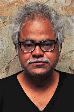 Sanjay Mishra interpreta Haricharan Dubey