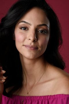 Tala Ashe interpreta Zari Tomaz
