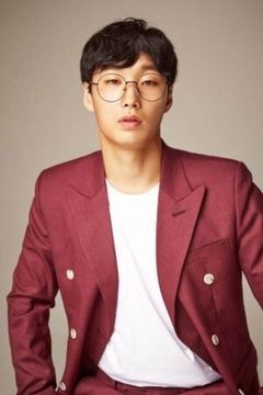 Park Tae-san interpreta Chinese agent