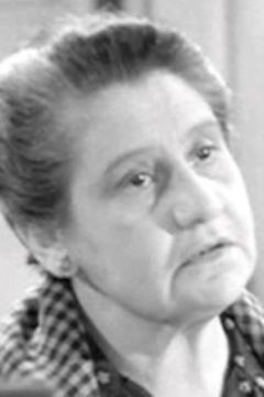 Irene Seidner interpreta Old Lady in Mourning (uncredited)