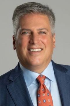 Steve Levy interpreta Self