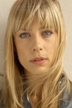 Marisa Leonie Bach interpreta Louise