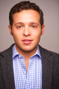 Michael Strauss interpreta Singing Server