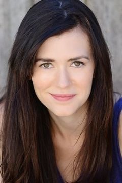 Laura Adkin interpreta Young Grace