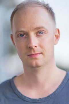Tim Potter interpreta Soldier Hank