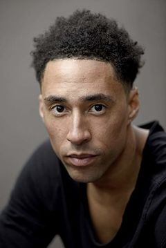 Laurence Ubong Williams interpreta Fréaláf (voice)