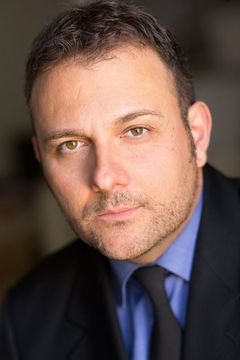 Stelio Savante interpreta Brock Winters / The Mayor