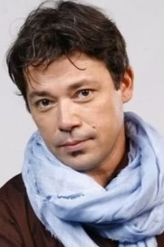 Cristian Iacob interpreta Vasil