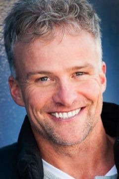 Matt Hill interpreta Deputy