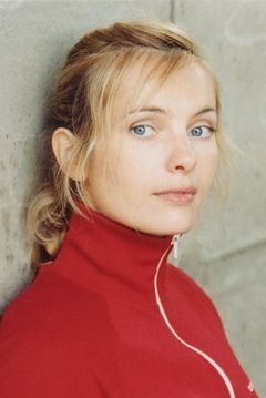 Nadja Uhl interpreta Brigitte Mohnhaupt