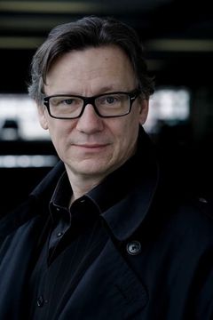 Hannes Hellmann interpreta Arthur Kastner