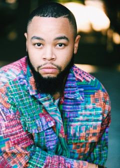 Stevie Wash Jr. interpreta Tar Pits Kid