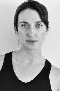 Anna Schafer interpreta Lacey