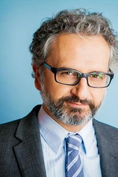 Alex Hatz interpreta WSJ Editor