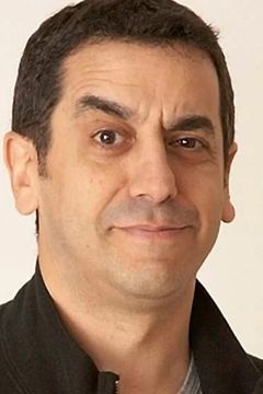 Jeff Cesario interpreta P.A. Announcer