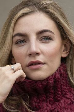 Molly Blixt Egelind interpreta Sofie